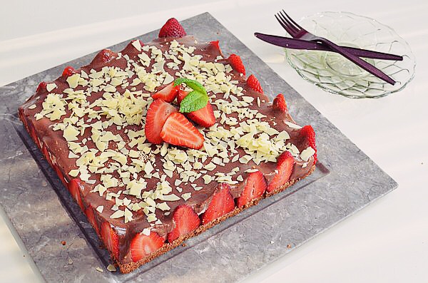 chocolate and strawberry cheesecake